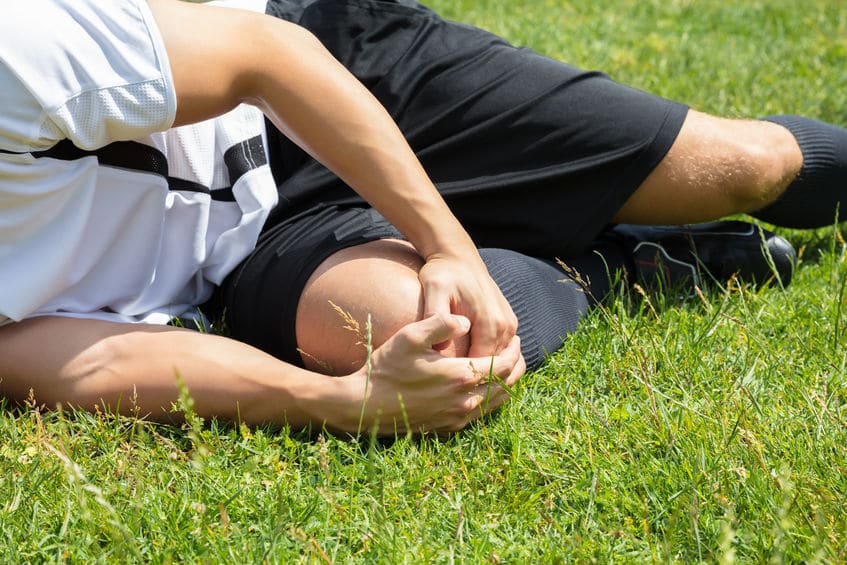 Serious-knee-injury-knee-pain-with-bending Physiotherapy for knee pain